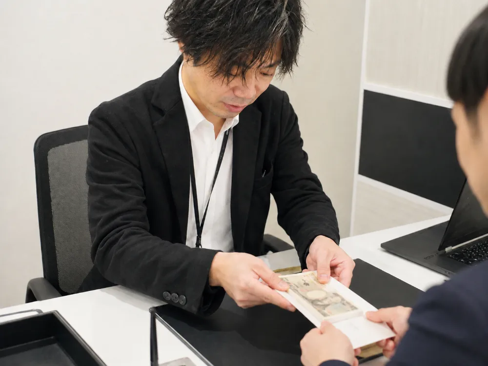 ステップ3 お支払い：その場で現金でお支払い